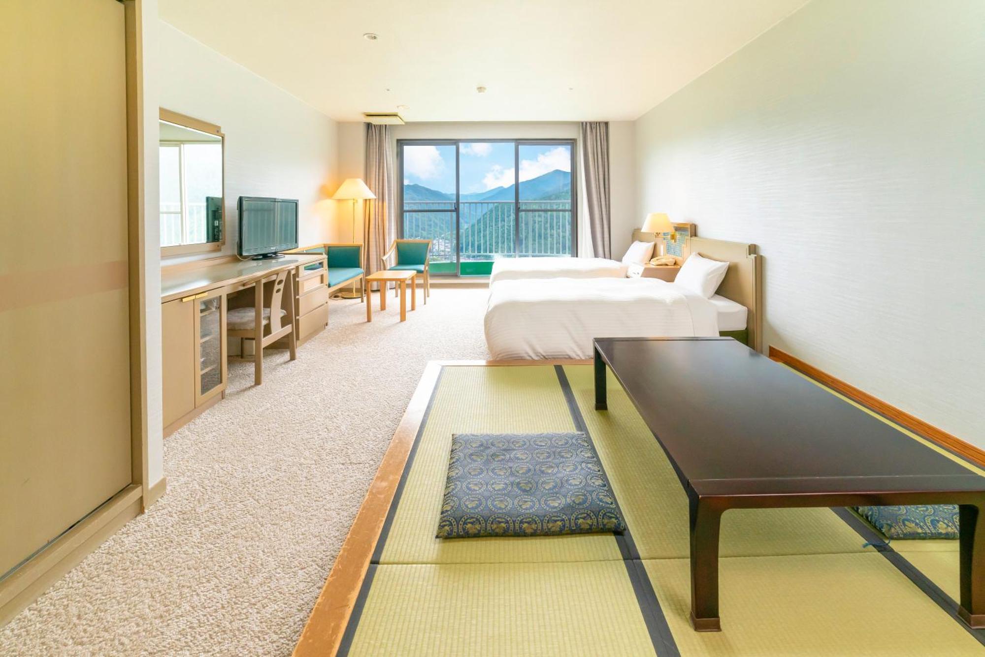 Ryokan Ooedo-onsen Monogatari Shinkan 3*